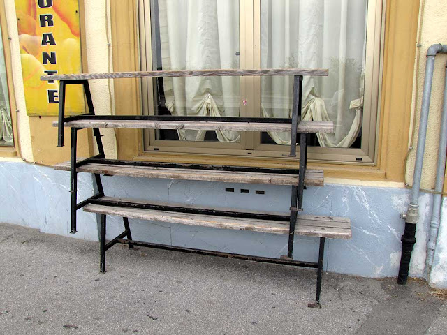 Stacked benches, viale Italia, Livorno