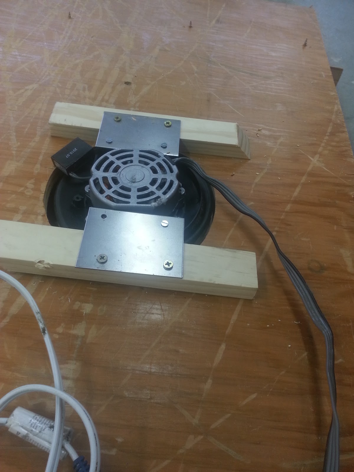 Frisbee Throwing Machine 2012