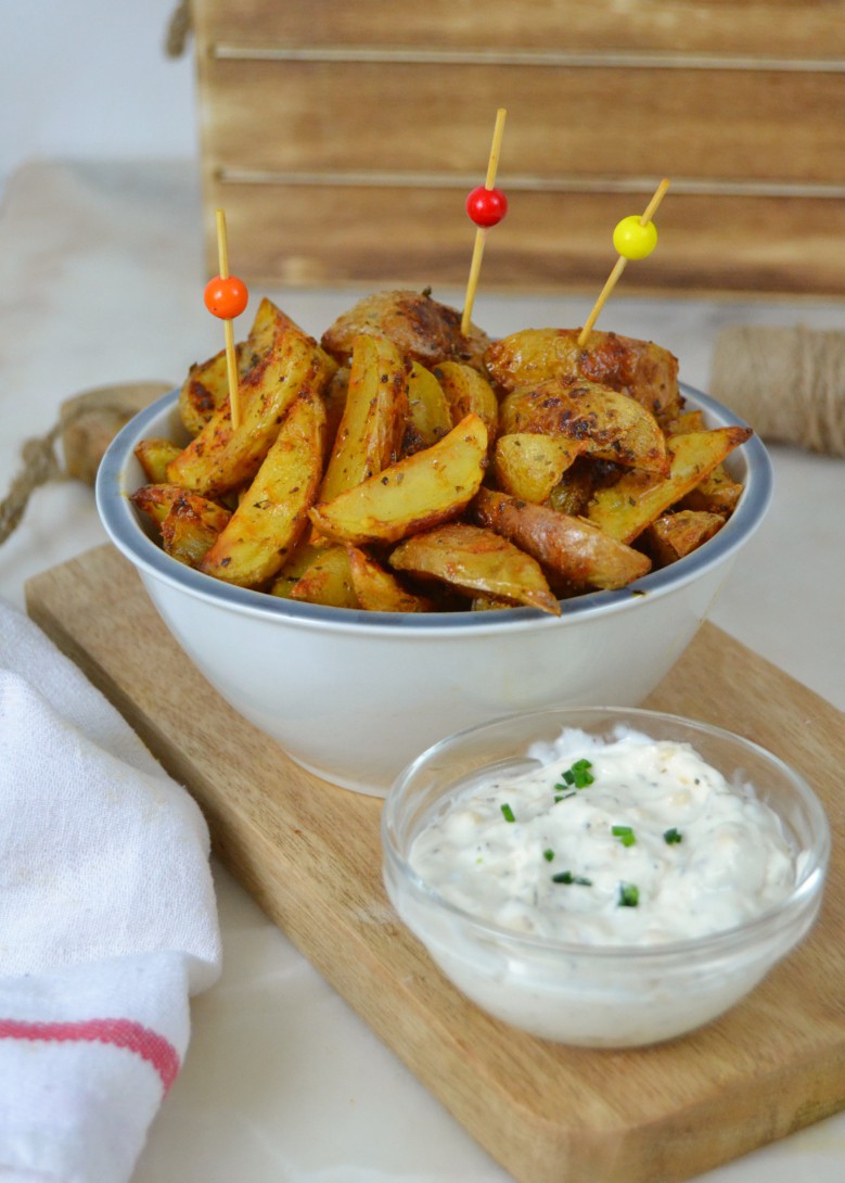 Patatas deluxe al horno ¡Y su salsa! | Cuuking! Recetas de cocina