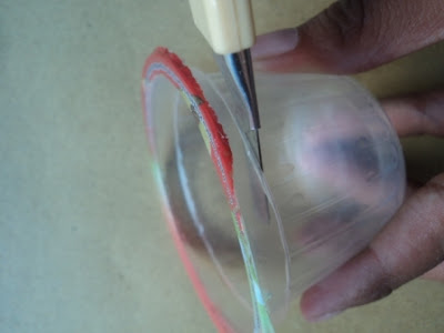 gelas plastik bekas minuman dipotong ringnya