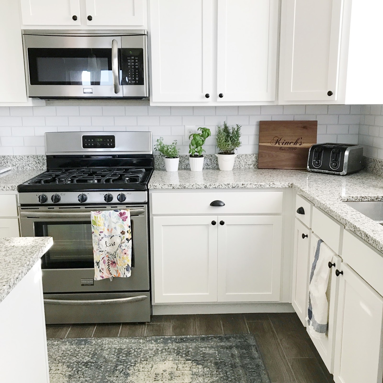 Aubrey Kinch | The Blog: Tweaking the Kitchen with Removable Wallpaper