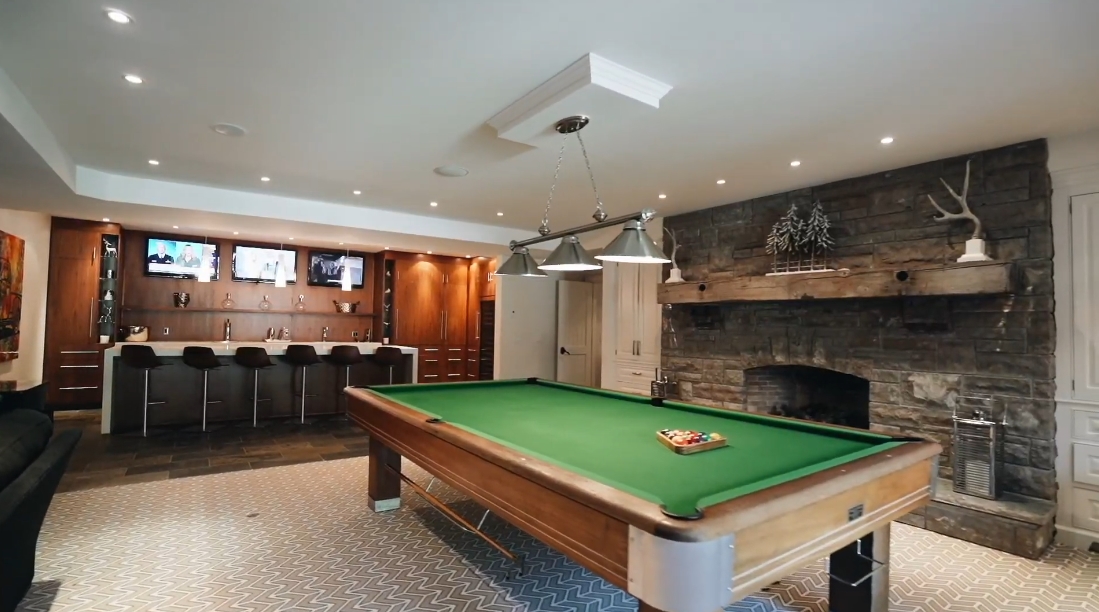 25 Interior Design Photos vs. 110 Escarpment View Ct, Blue Mountains, ON Luxury Mansion Tour