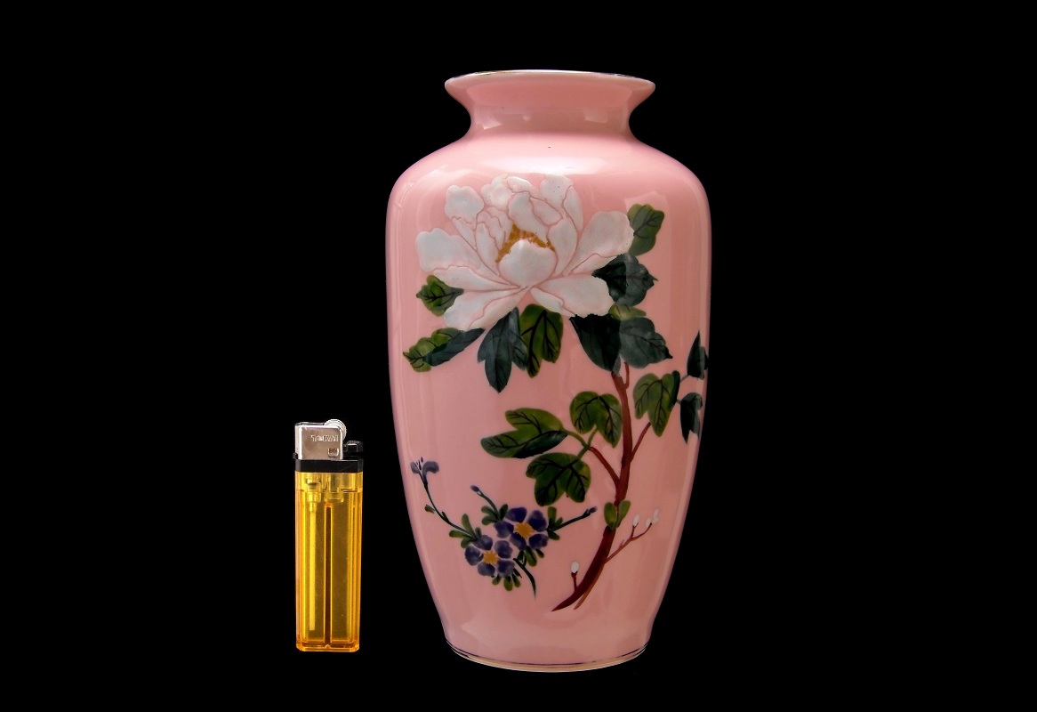 PATINA ANTIK VINTAGE CHINESE PINK FLORAL VASE