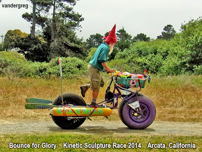 Kinetic Sculpture Race in Arcata, California 2014 - gvan42