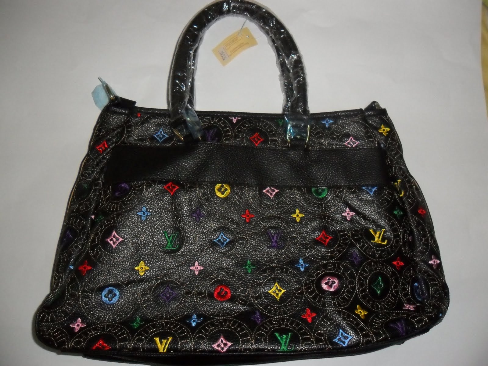 Bolsas Réplicas BOLSA LOUIS VUITTON RÉPLICA EM COURO SINTÉTICO DE