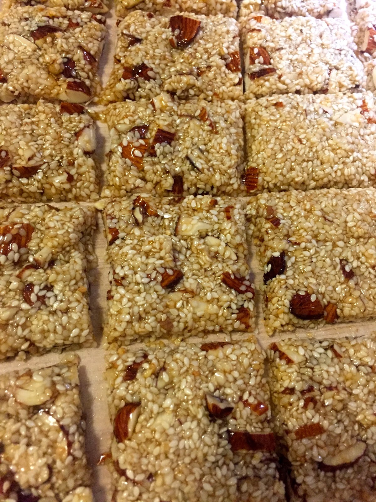 Pasteli sesame seed & nut energy bars Greeklish