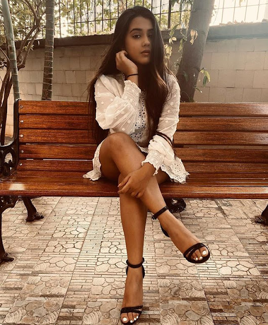 Roshni Walia Photos Roshni Walia Photos