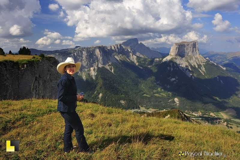 valérie blachier face a l'un des plus beau paysage de france photo Pascal Blachier