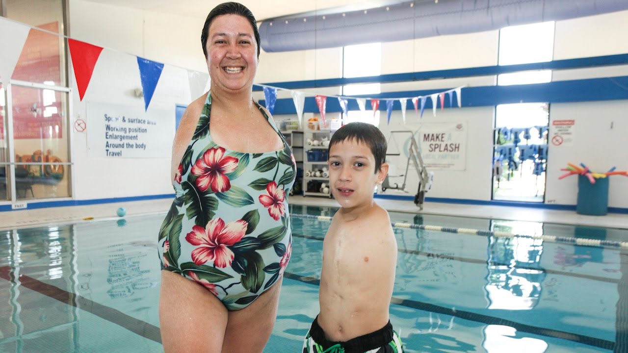 The Mother And Son Born Without Arms Who Clean Their Teeth Wash