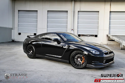 Strong Black Nissan GTR with Strasse Forged Wheels 2