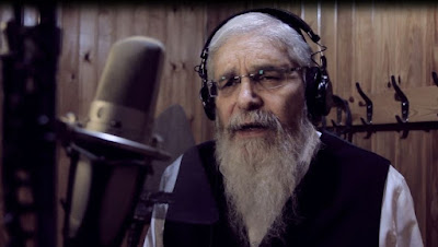 Disfrute de "Adon Olam" hermosa canción interpretada por Aaron Sitbon.