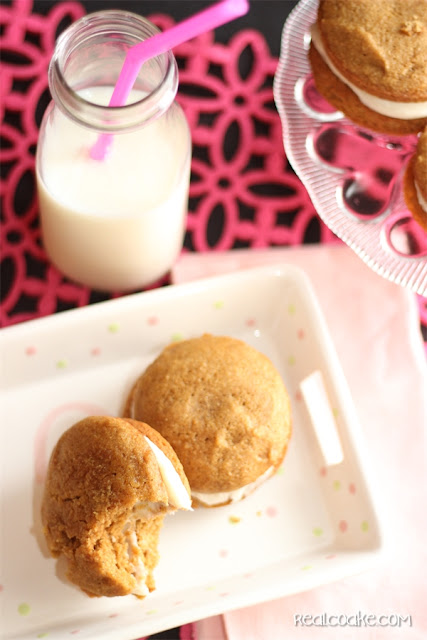 Recipe for delicious Pumpkin Spice Whoopie Pie from #RealCoake