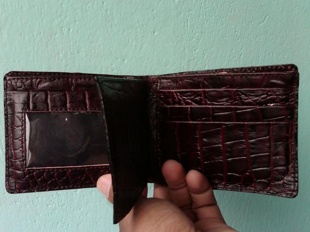 Samsung Galxy S4: Tips Cara Memilih Dan Merawat Dompet Pria