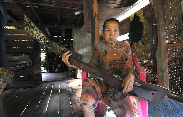Alat Musik Tradisional Sulawesi Barat