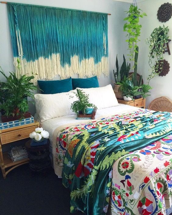 A simple guide to building a bodacious boho bed - coverlet 8 www.BoHoHome.com @bohosusan