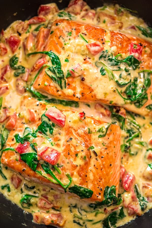 SALMON IN ROASTED PEPPER SAUCE