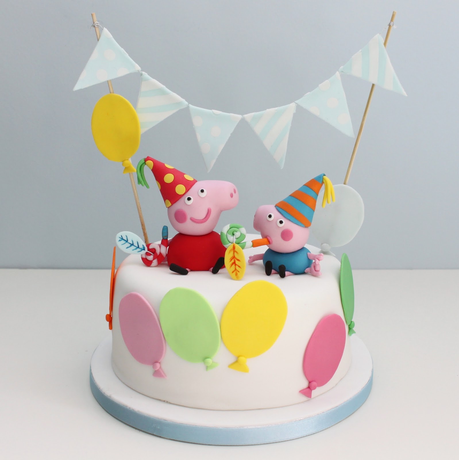Atelier Sucrème: Pastel cumpleaños de Peppa Pig para Héctor