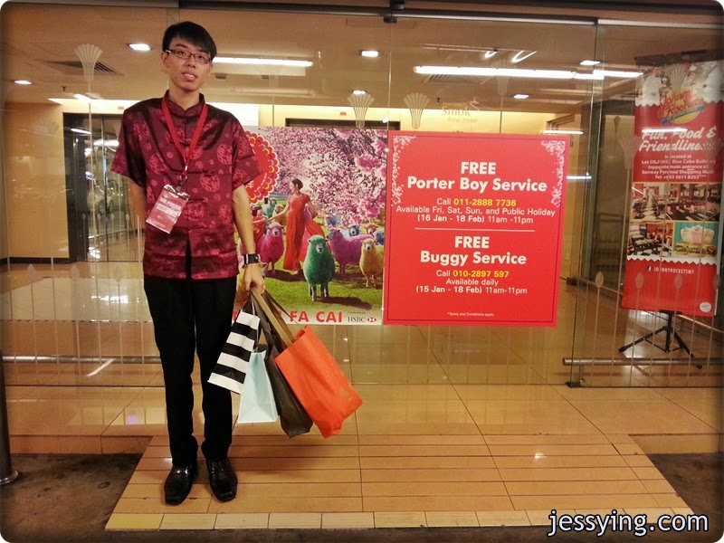 Sunway pyramid top luggage shop