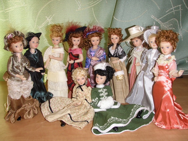 Купить куклы эпох. Куклы ДЕАГОСТИНИ дамы эпохи. Куклы ДЕАГОСТИНИ дамы эпохи коллекция. Фарфоровые куклы ДЕАГОСТИНИ. DEAGOSTINI дамы эпохи 3 куклы.
