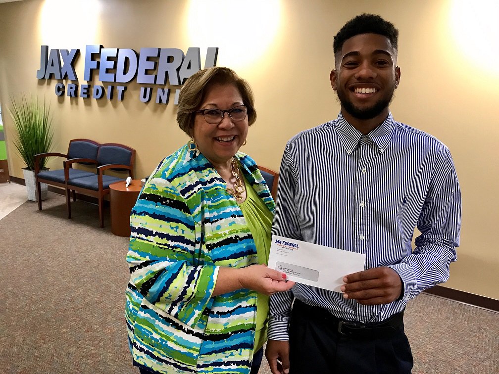 Jax Federal Credit Union awards scholarship to FAMU biomedical