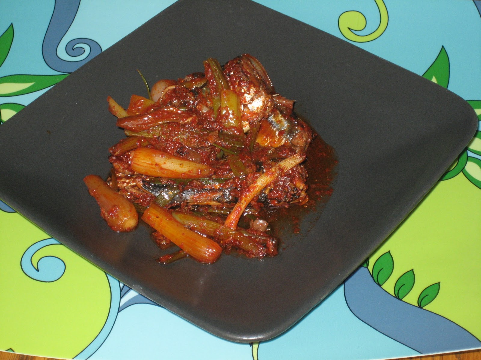 'YuZaNe' 꽃달임에서 함께 즐거운 시간을 꽁치 통조림 조림(Mackerel Pike)