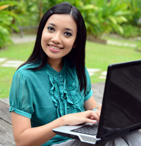 Perkhidmatan Membuat Resume / CV (English & BM)  & Carikan Jodoh ! Asian-woman-laptop