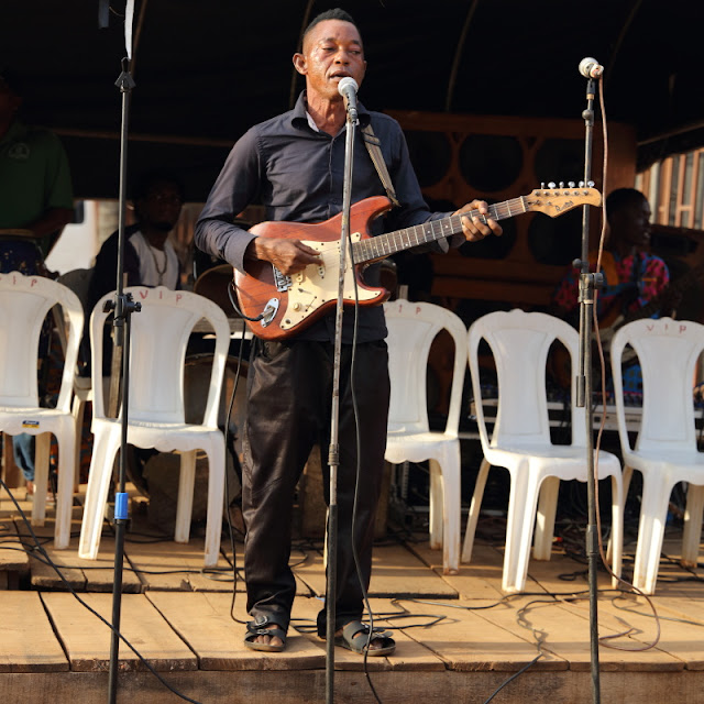 Austin singing "to lay good foundation, earlier the better, in the nearer future we'll be one of the leaders, so we pray, Amen..." Austin singing "to lay good foundation, earlier the better, in the nearer future we'll be one of the leaders, so we pray, Amen..."