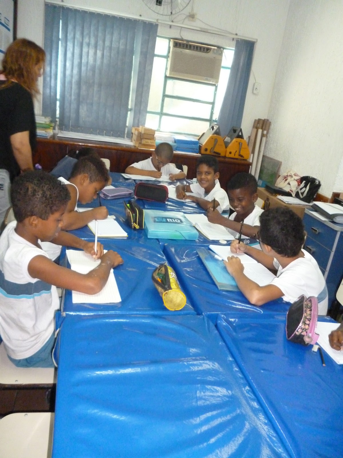 Escola Municipal Alfredo Gomes AULA DE REFORÇO ESCOLAR