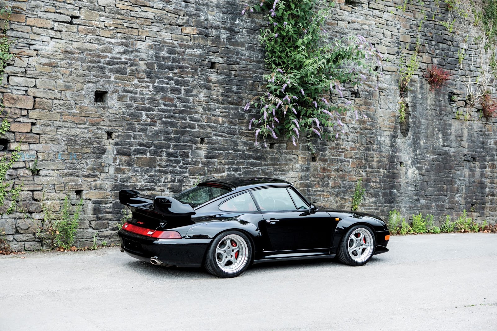 What To Do With Old Car Seats >> Black Porsche 993 GT2 To Entice Collectors In Auction What To Do With Old Car Seats >> Black Porsche 993 GT2 To Entice Collectors In Auction