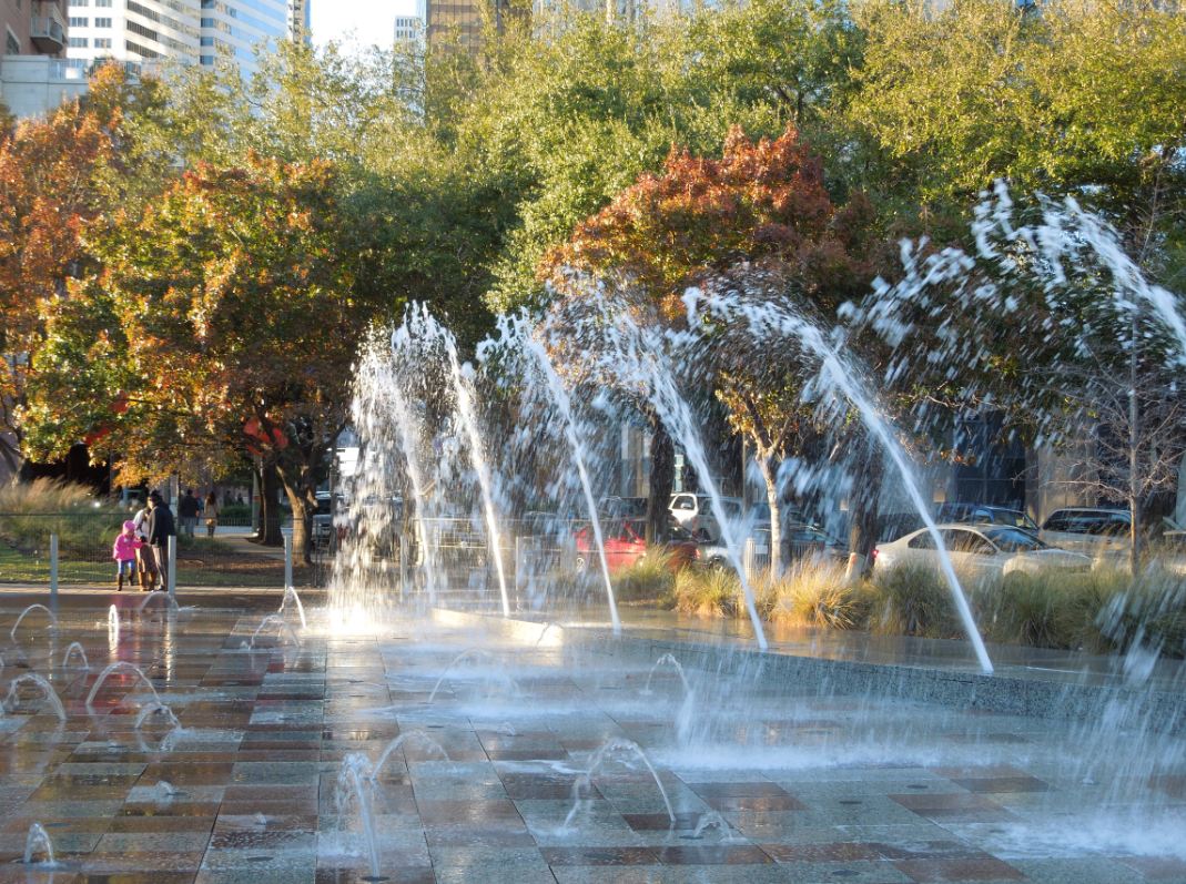 Houston in Pics Water fun at Discovery Green Park
