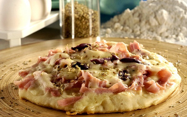 Receita de pizza na panela de pressão (Imagem: Reprodução/MdeMulher)