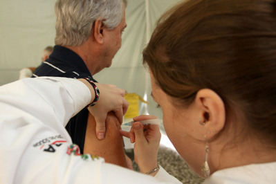 Campanha de vacinação contra a gripe começa neste 17 de abril no Paraná