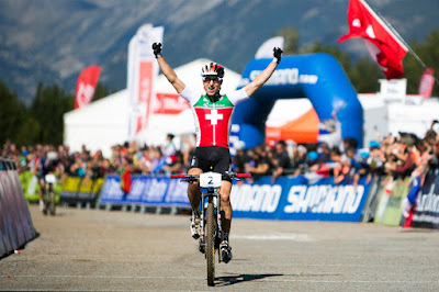 Nino Schurter campeón del mundo xc 2015 en Vallnord, Andorra