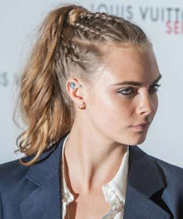 trenza da un toque de coqueto desenfado juvenil, pero el recogido del resto del cabello aporta elegancia a un peinado que sin el cabello recogido se