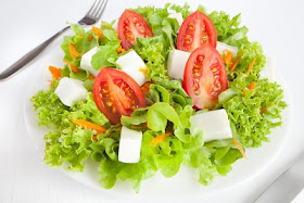 Recetas de Cocina faciles.: Ensalada con queso fresco, tomate y ...