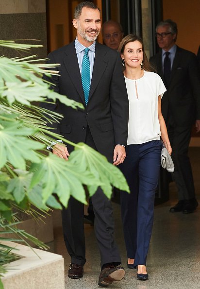 Queen Letizia and Felipe visited the 016 Telephone Service central
