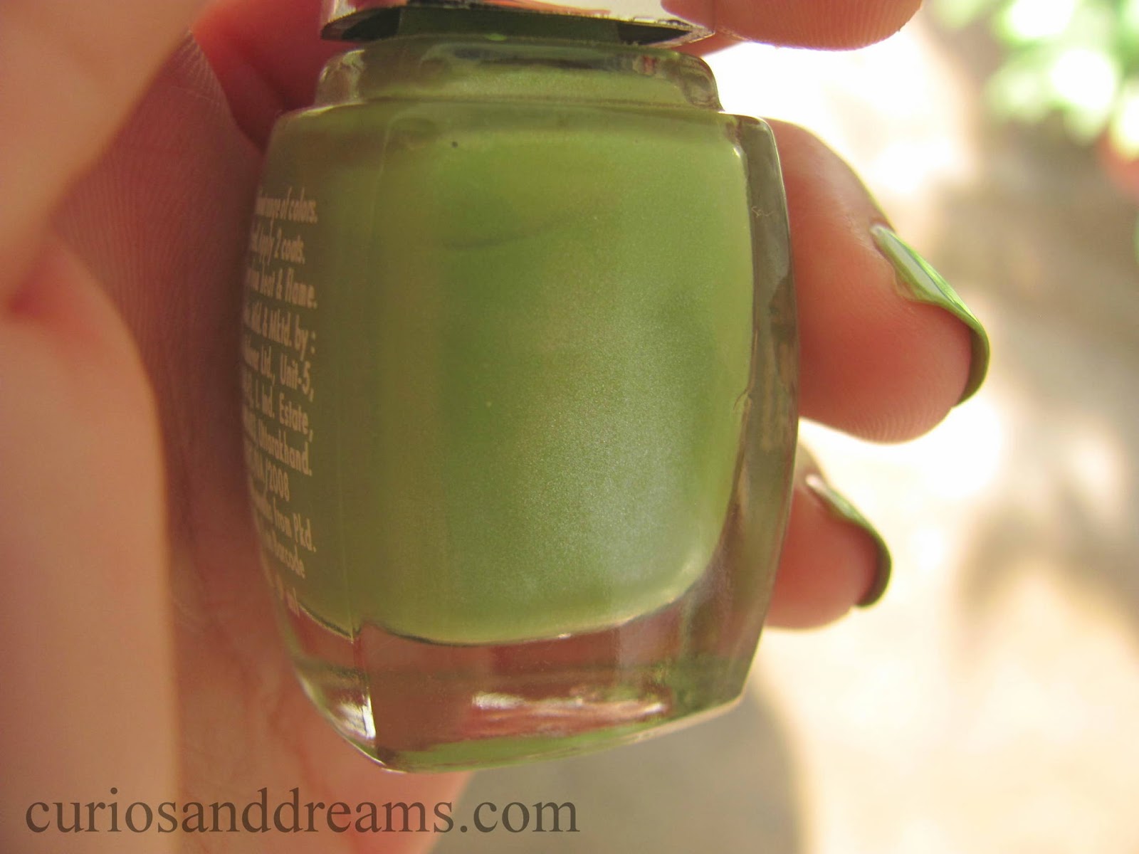 Lakme Color Crush Nail Polish 53 Review + A beauty hack for streaky