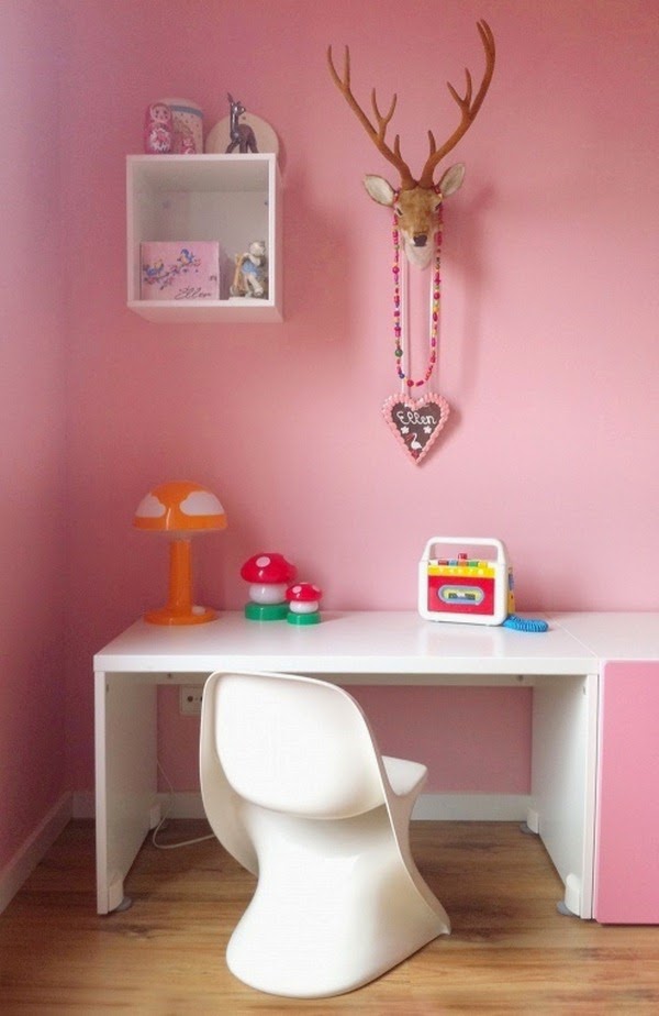 The importance of decoration study room of the small house