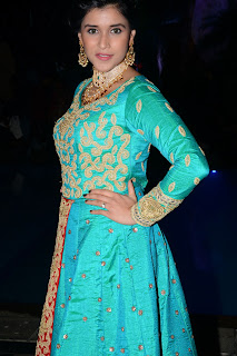 manara chopra fashion show photos manara chopra fashion show photos