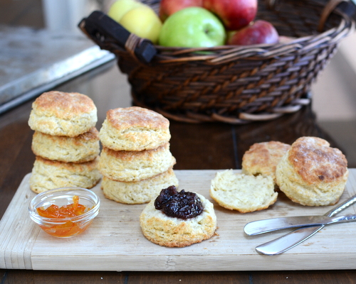 Mom's Perfect Biscuits ♥ KitchenParade.com, the family recipe, perfected by three generations of biscuit makers and one persistent food blogger. The secret ingredient? One egg.