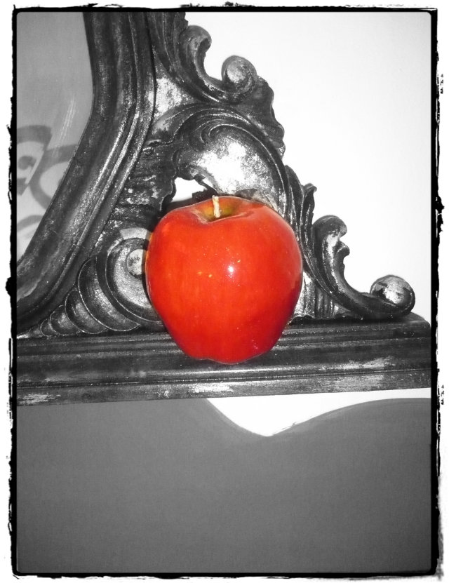 Specchio Specchio Delle Mie Brame Frase Originale