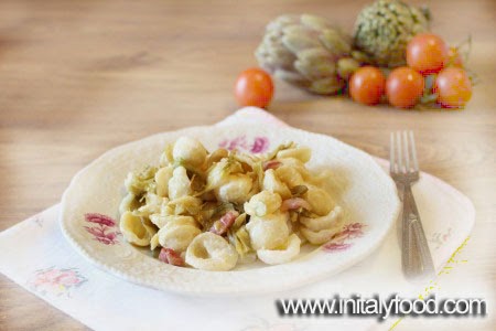 orecchiette ai carciofi e pistacchi