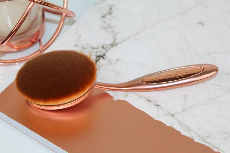 Revolution Large Oval Face Brush Review & Photos Artis Brush Dupes