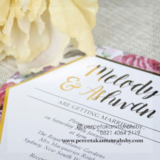 undangan simple http://www.percetakanmurahsby.com/2018/12/contoh-undangan-pernikahan-simple-elegan-murah-082140642119.html