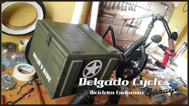 Triciclo kustom militar asiento regulable.