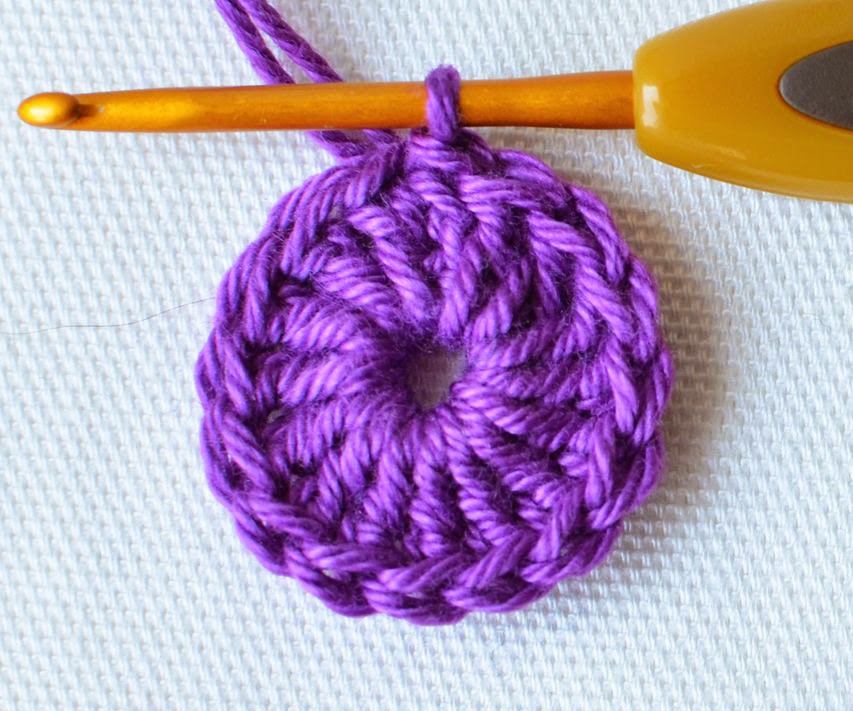 How to crochet the magic ring 