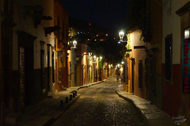 Calles iluminadas por la noche Calles de San Miguel de Allende