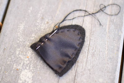 diy black cat costume, cat tail, cat clip on ears, black tutu, diy divas, do it yourself divas how to make a cat costume for little girl, the cutest halloween costume