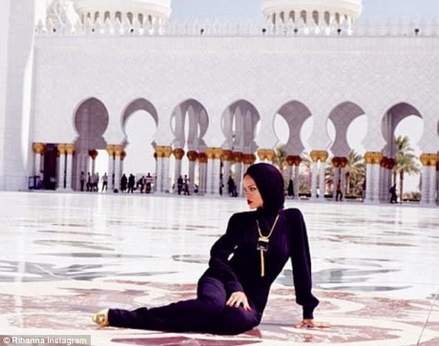 Rihanna Kicked Off Mosque in Abu Dhabi After Controversial 