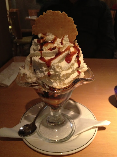 Honeycomb Fudge Sundae at Tusitala Restaurant, Edinburgh Honeycomb Fudge Sundae at Tusitala Restaurant, Edinburgh